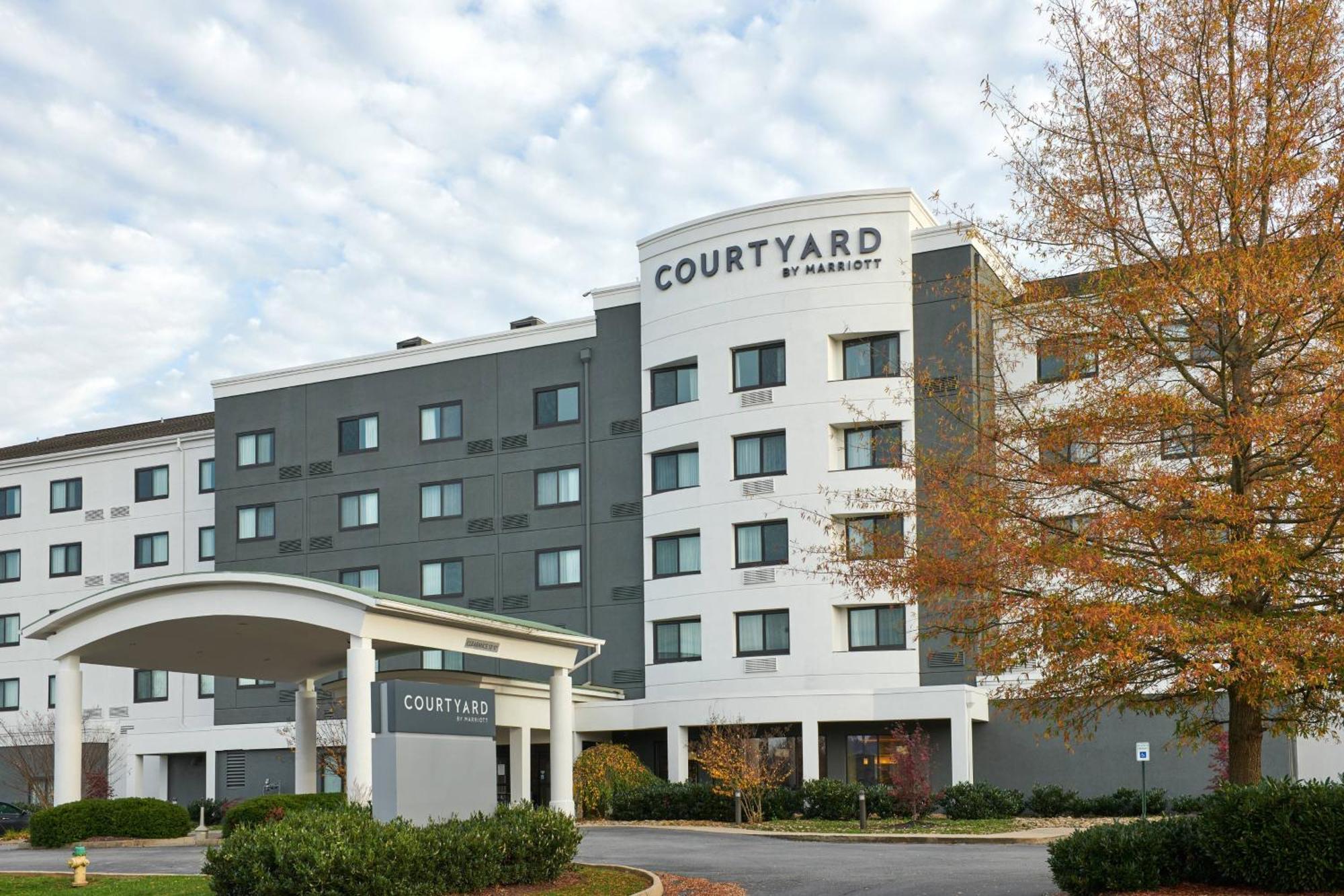 Courtyard Bristol Hotel Екстериор снимка