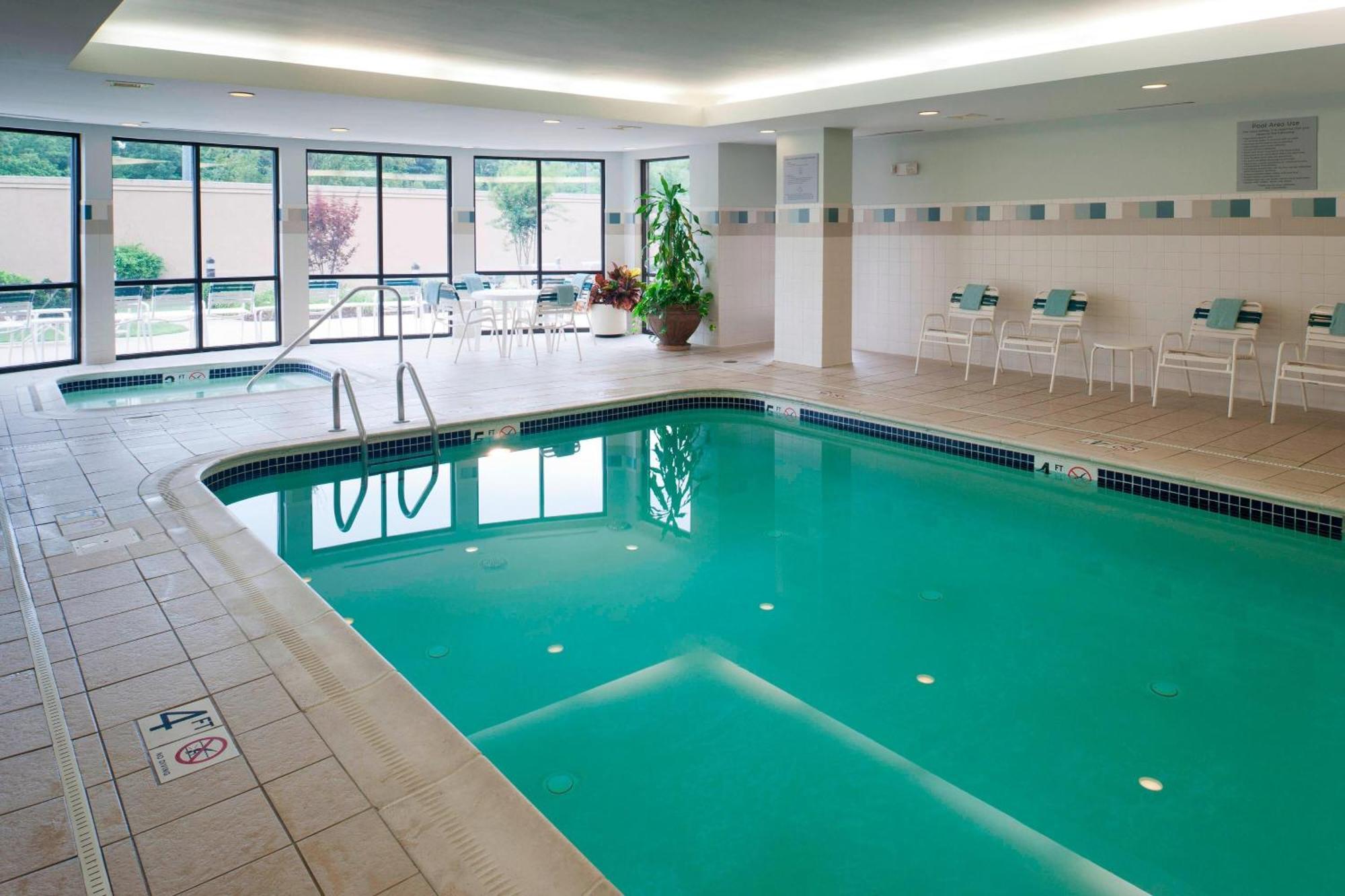 Courtyard Bristol Hotel Екстериор снимка