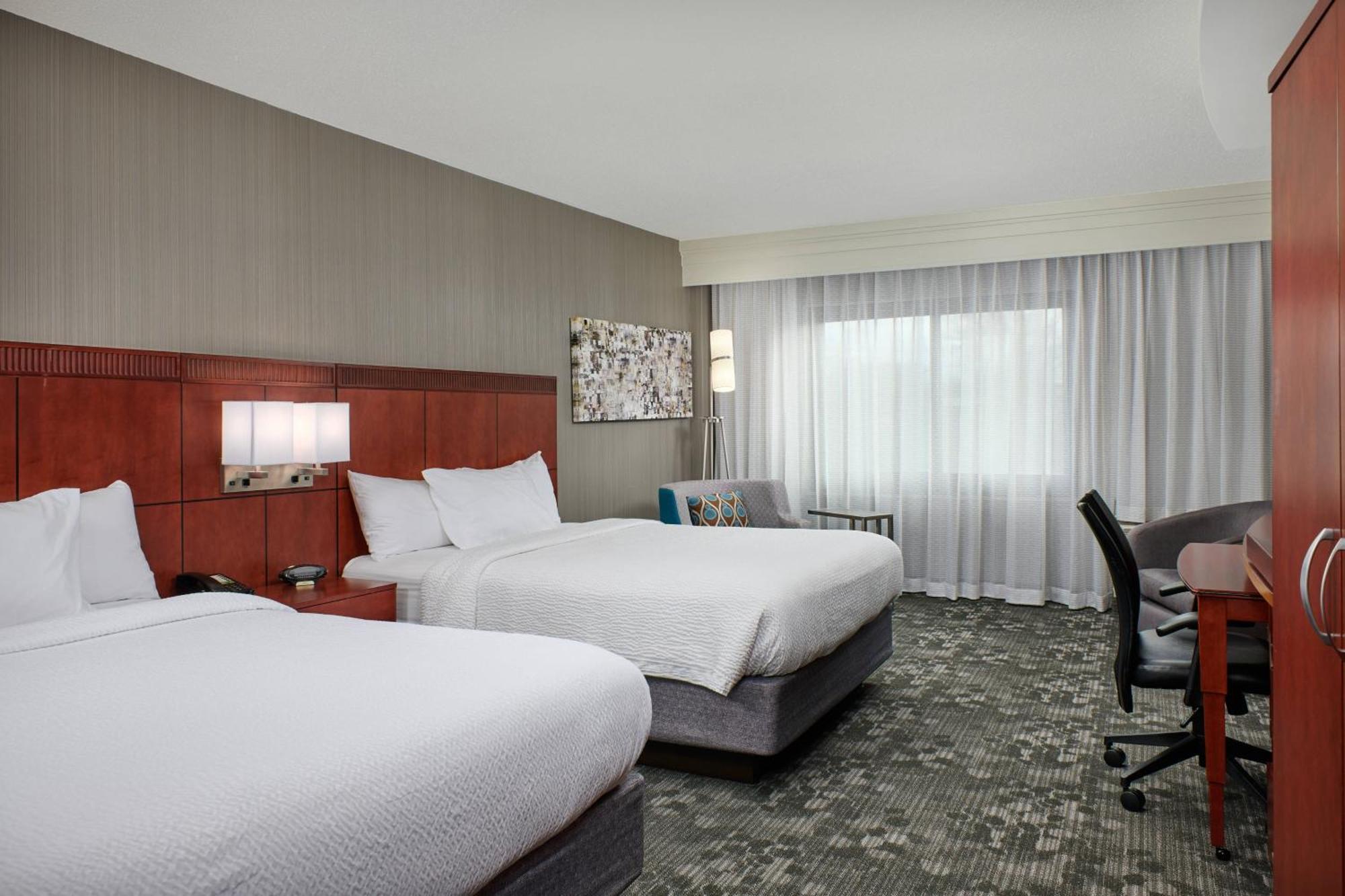 Courtyard Bristol Hotel Екстериор снимка