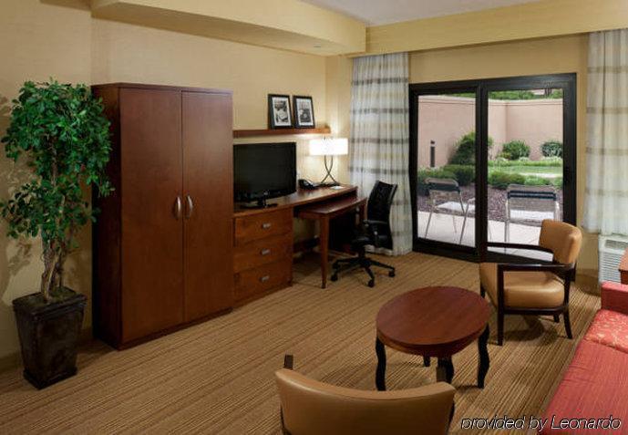 Courtyard Bristol Hotel Екстериор снимка